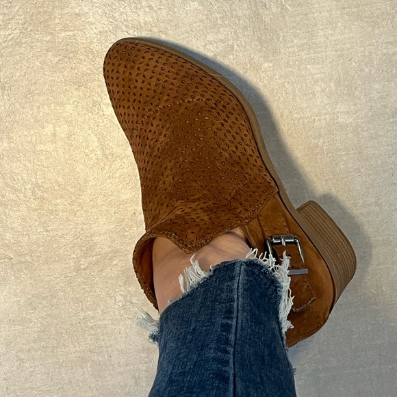 Womens 8.5 Brown Ankle Boots Booties - Picture 8 of 9